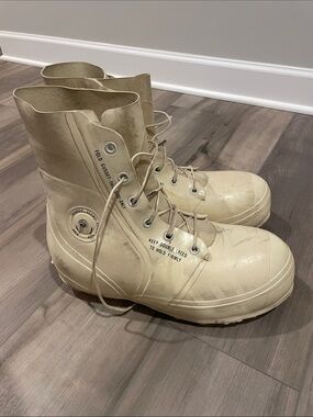 US Military White Mickey Mouse Bunny Boots Extreme Cold Weather Size 12R